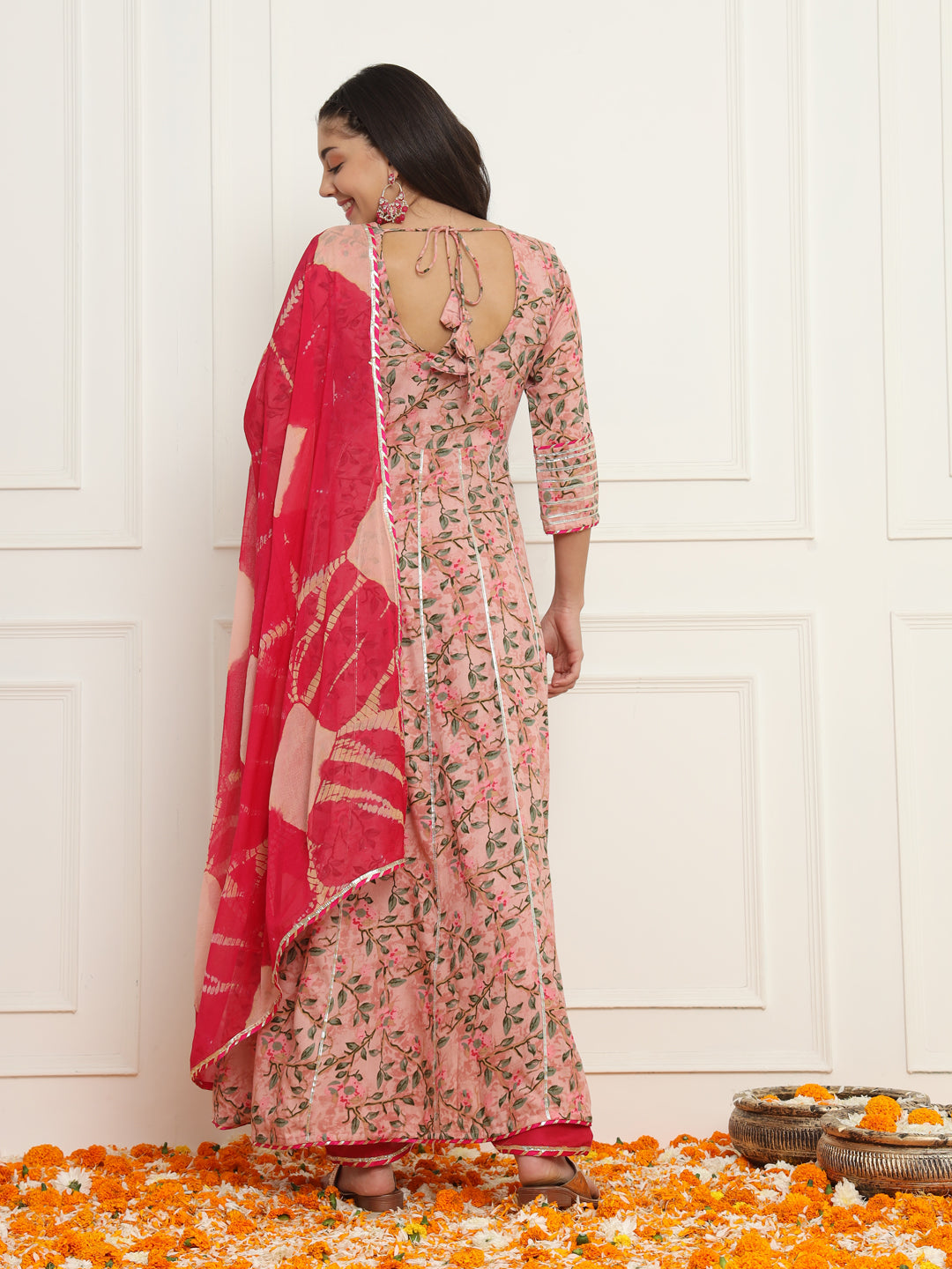 Conjunto de traje Anarkali floral rosa con Dupatta