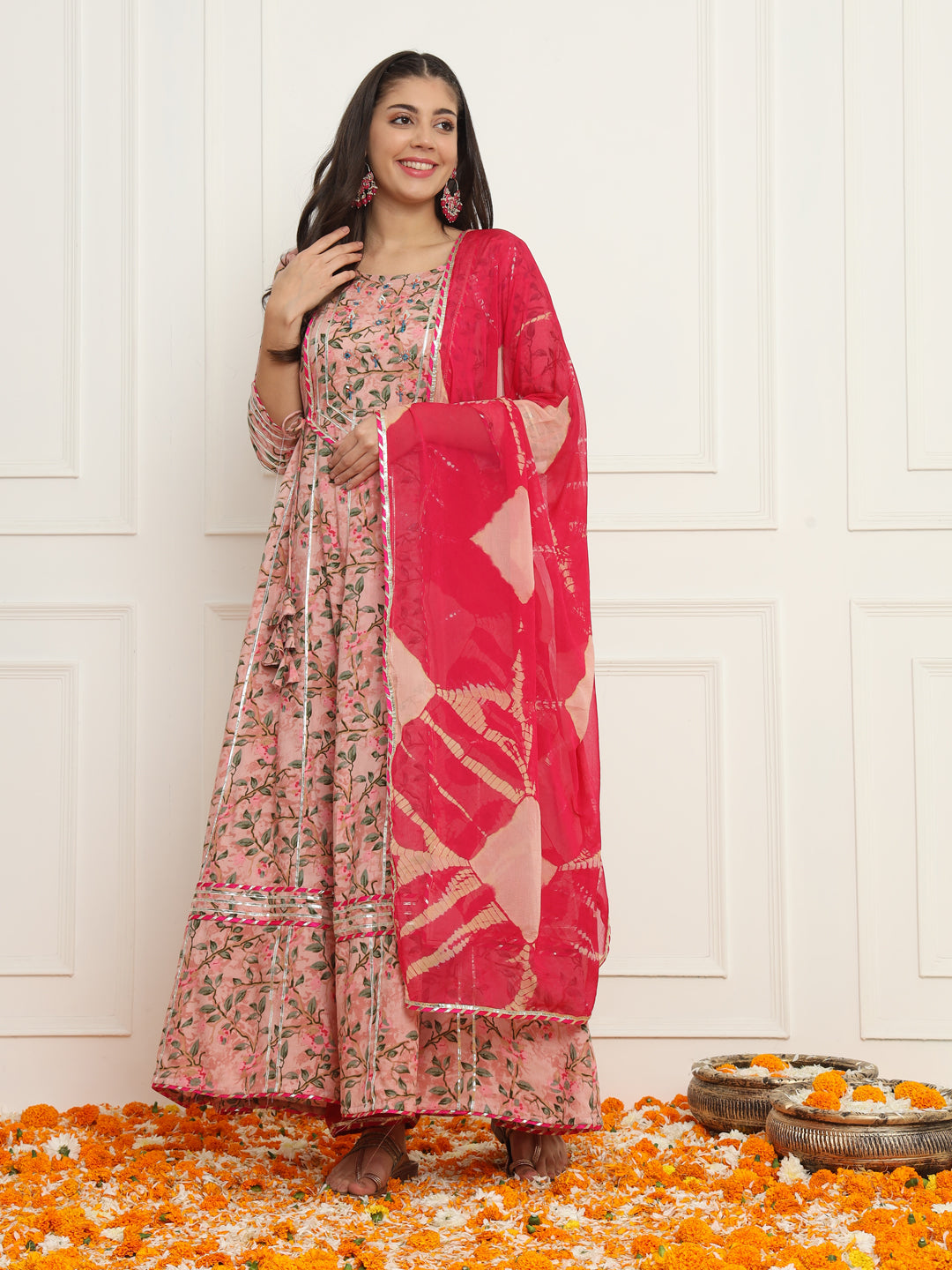 Conjunto de traje Anarkali floral rosa con Dupatta