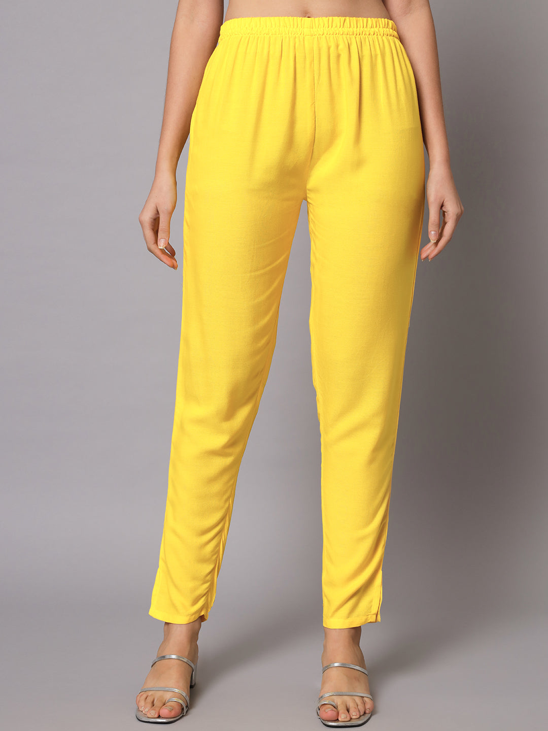Conjunto de pantalones Anarkali Kurta amarillos y blancos con Dupatta