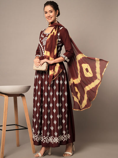 Vestido Anarkali bordado marrón con Dupatta