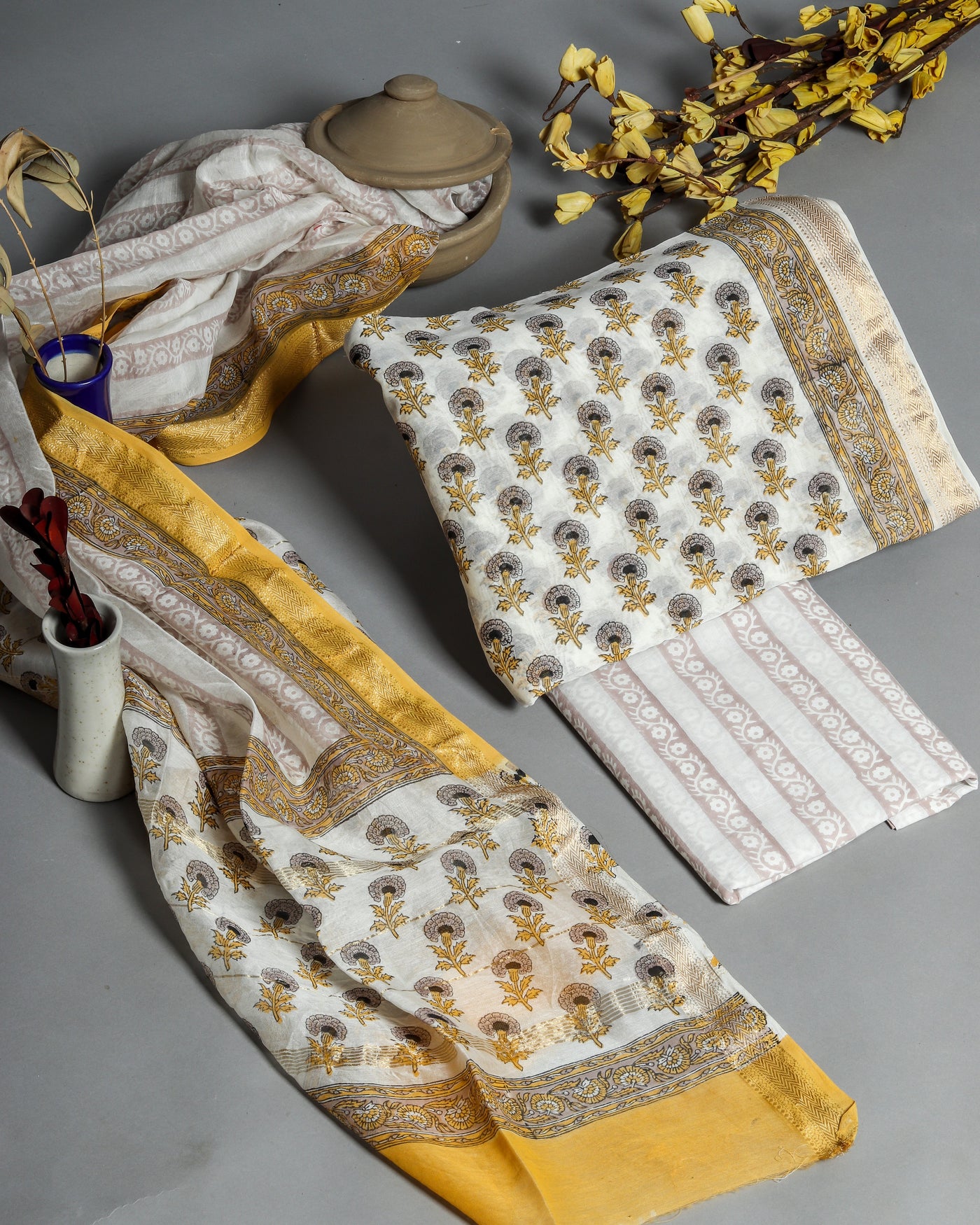 Traje de seda Maheshwari de puro algodón con estampado de bloques a mano de primera calidad